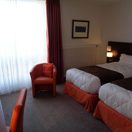 Hotel De Montaulbain Verdun-sur-Meuse Bagian luar foto
