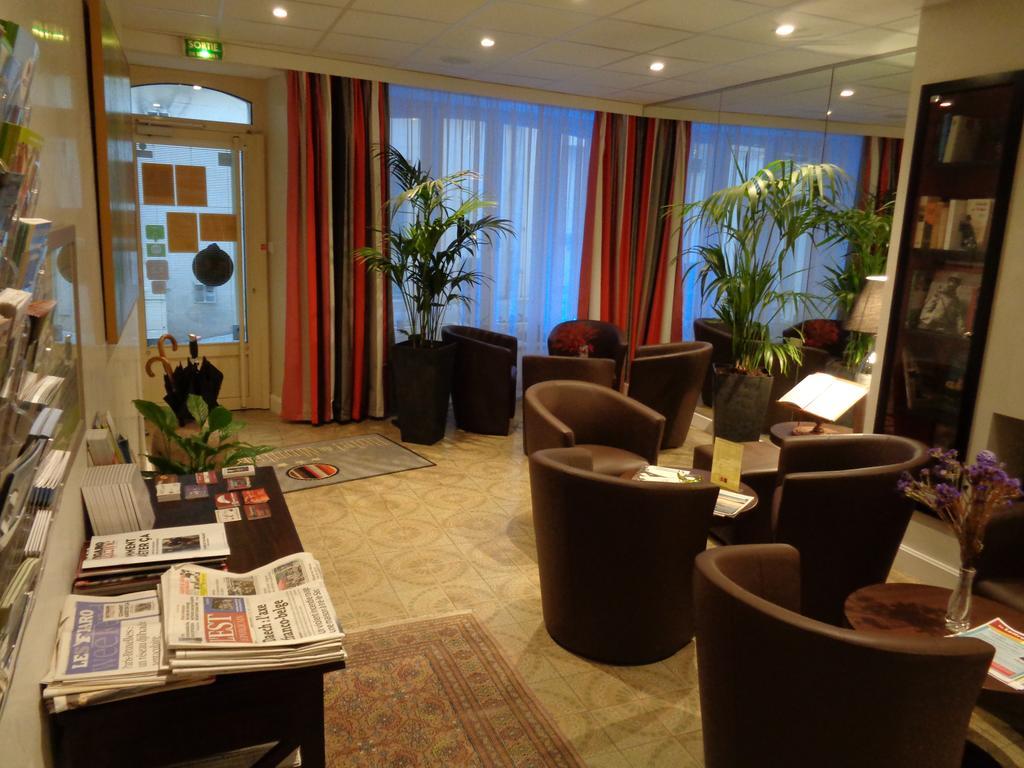 Hotel De Montaulbain Verdun-sur-Meuse Bagian luar foto