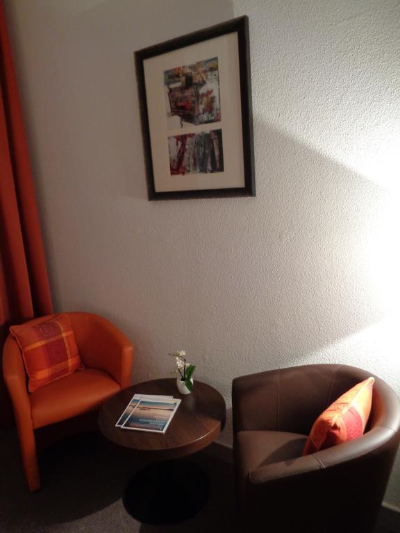 Hotel De Montaulbain Verdun-sur-Meuse Bagian luar foto